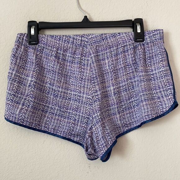 Victoria’s Secret Pajama Shorts Silky Medium - Picture 3 of 6